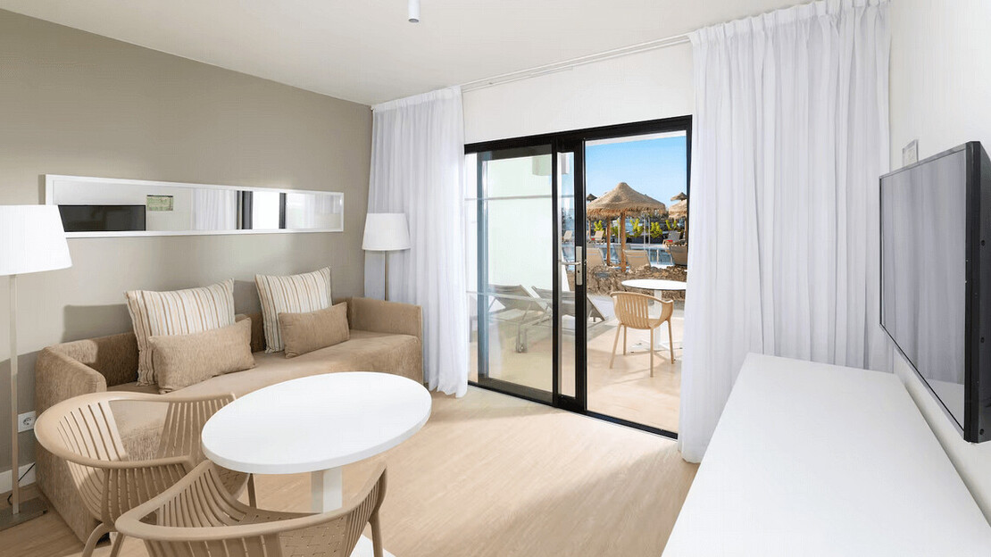 Junior Suite with Pool Access